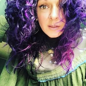 Meet your Posher, Leah